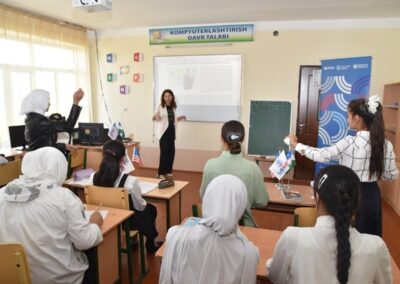 Développer les compétences psychosociales et l’employabilité des jeunes lycéens en Ouzbékistan