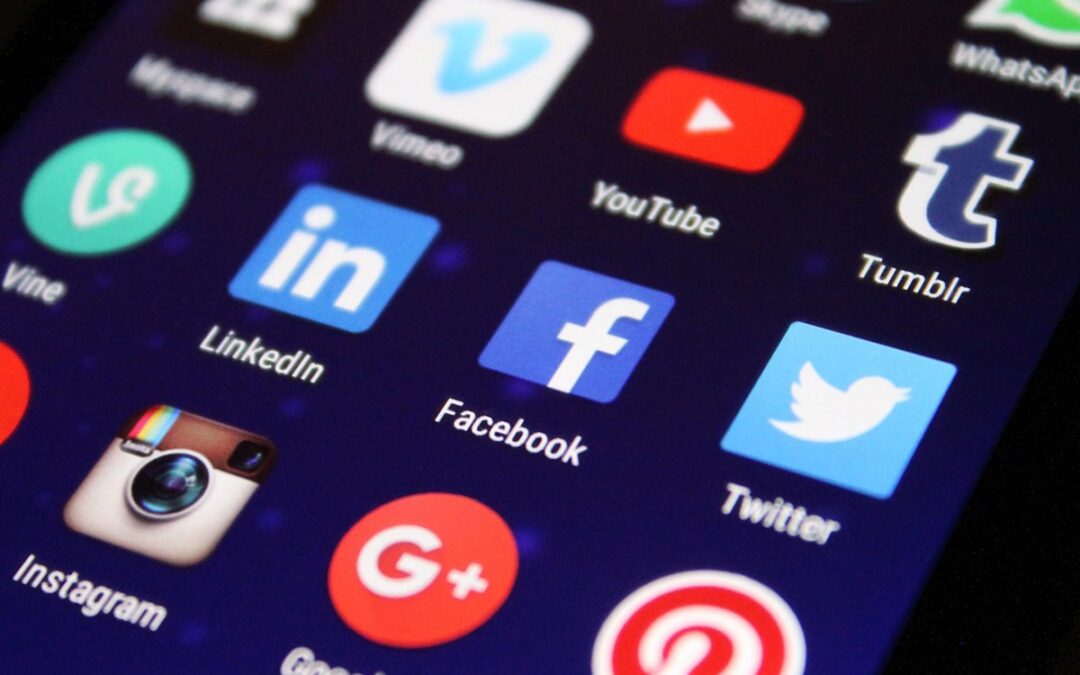 Médias, complotisme, fake-news : aider les jeunes à développer leurs compétences médias.